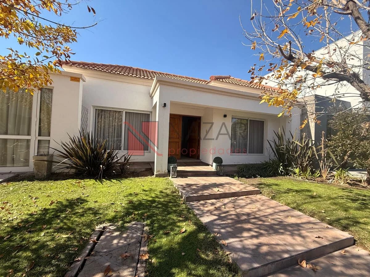 Casa en Luzuriaga, Maipú